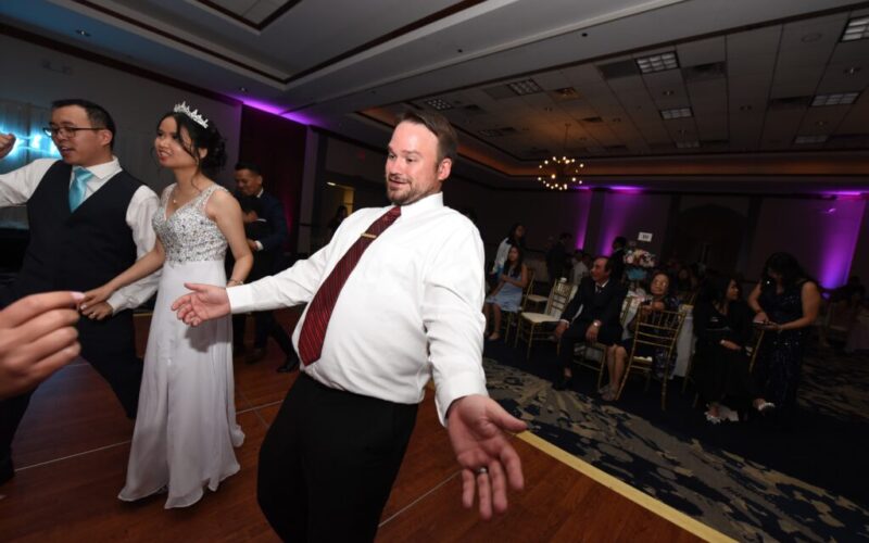 Embassy Suites Cleveland Rockside  Independence Ohio wedding for Ve & Tony