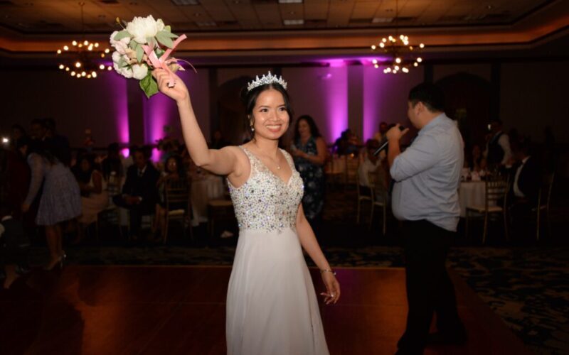 Embassy Suites Cleveland Rockside  Independence Ohio wedding for Ve & Tony